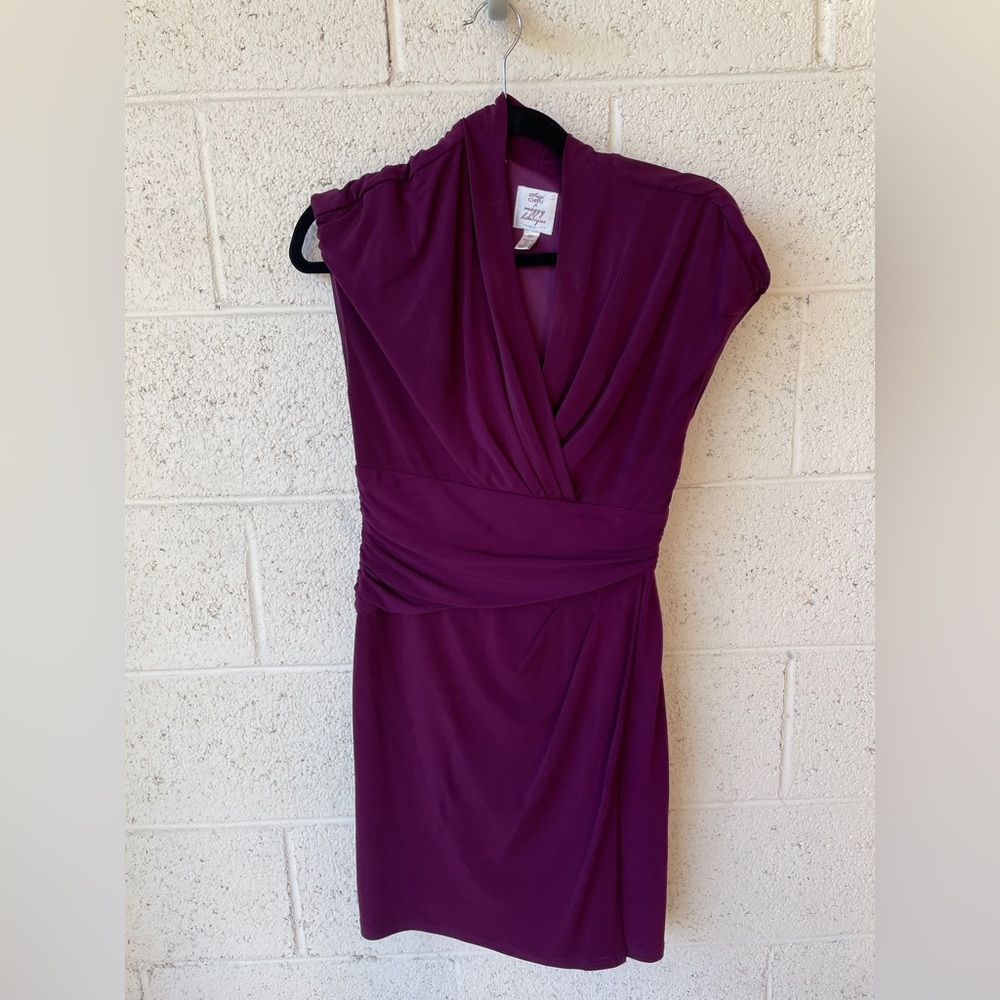 V neck dress